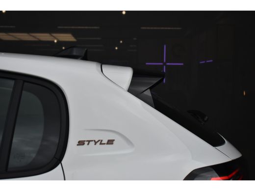 Peugeot 208 1.2 PureTech 75 Style | VOORRAAD-VOORDEEL !! | Navigatie | Parkeersensoren | Draadloos Apple Carp... ActivLease financial lease