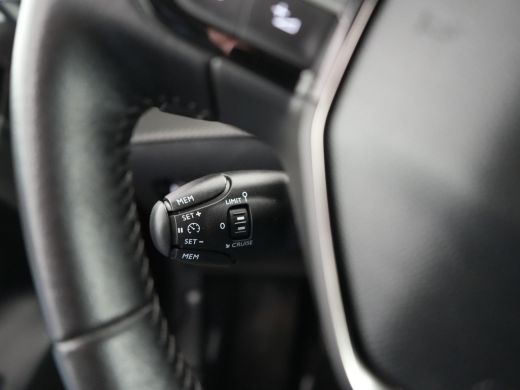 Peugeot 208 1.2 PureTech Blue Lease Allure ActivLease financial lease