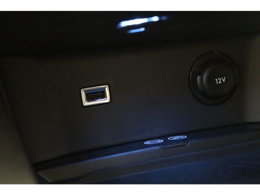 Peugeot 3008 Peugeot 1.2 PureTech Blue Lease Premium | Achteruitrijcamera | Elektrisch bedienbare achterklep m... ActivLease financial lease