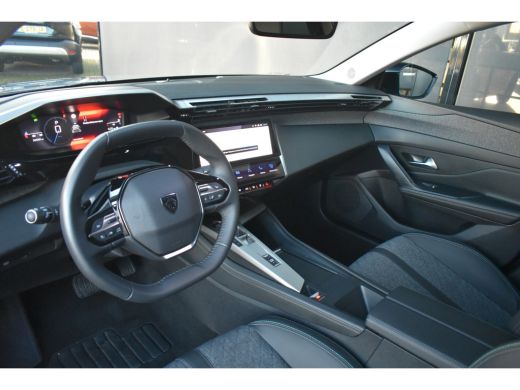 Peugeot 408 Peugeot 1.2 PureTech Allure Pack 130pk | Automaat | Navigatie | Stoelverwarming | Voorruitverwarm... ActivLease financial lease
