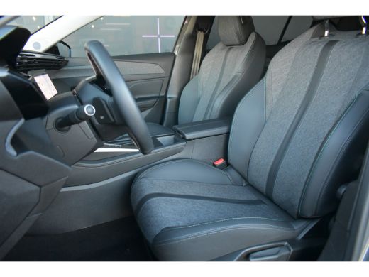 Peugeot 408 Peugeot 1.2 PureTech Allure Pack 130pk | Automaat | Navigatie | Stoelverwarming | Voorruitverwarm... ActivLease financial lease