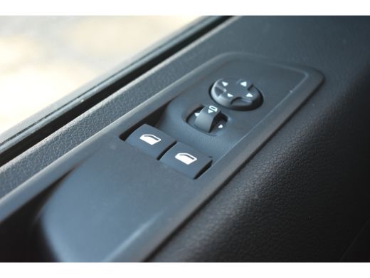 Peugeot Expert 2.0 L2 145pk VOORRAAD-ACTIE 2,9% FINANCIAL LEASE! | City NAV Pakket | Navigatie | Achteruitrijcam... ActivLease financial lease