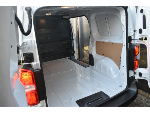 Peugeot Expert 2.0 L2 145pk VOORRAAD-ACTIE 2,9% FINANCIAL LEASE! | City NAV Pakket | Navigatie | Achteruitrijcam... ActivLease financial lease