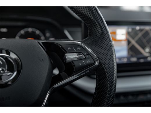 Skoda Octavia Combi 1.4 TSI iV PHEV 204 pk Business Edition Plus | Panoramadak | Camera | HUD | Carplay ActivLease financial lease