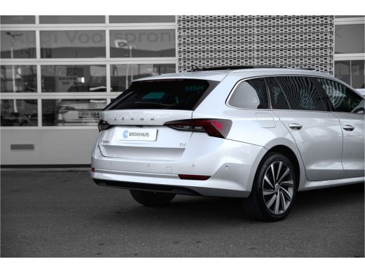 Skoda Octavia Combi 1.4 TSI iV PHEV 204 pk Business Edition Plus | Panoramadak | Camera | HUD | Carplay ActivLease financial lease
