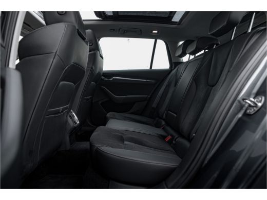 Skoda Octavia Combi 1.4 TSI iV PHEV 204 pk Business Edition Plus | Panoramadak | Camera | HUD | Carplay ActivLease financial lease