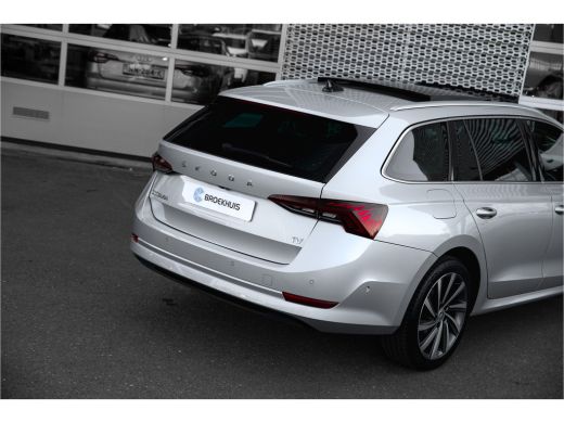 Skoda Octavia Combi 1.4 TSI iV PHEV 204 pk Business Edition Plus | Panoramadak | Camera | HUD | Carplay ActivLease financial lease
