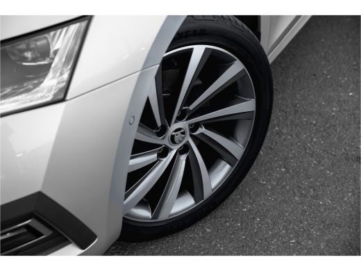 Skoda Octavia Combi 1.4 TSI iV PHEV 204 pk Business Edition Plus | Panoramadak | Camera | HUD | Carplay ActivLease financial lease