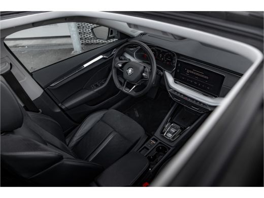 Skoda Octavia Combi 1.4 TSI iV PHEV 204 pk Business Edition Plus | Panoramadak | Camera | HUD | Carplay ActivLease financial lease