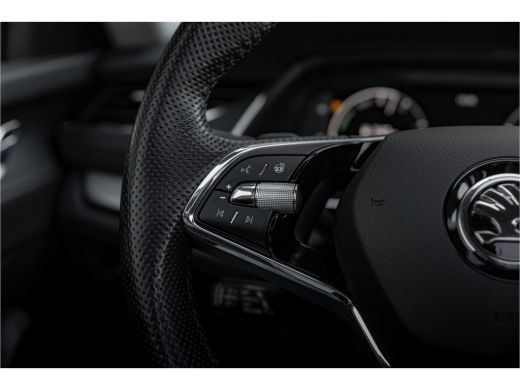 Skoda Octavia Combi 1.4 TSI iV PHEV 204 pk Business Edition Plus | Panoramadak | Camera | HUD | Carplay ActivLease financial lease