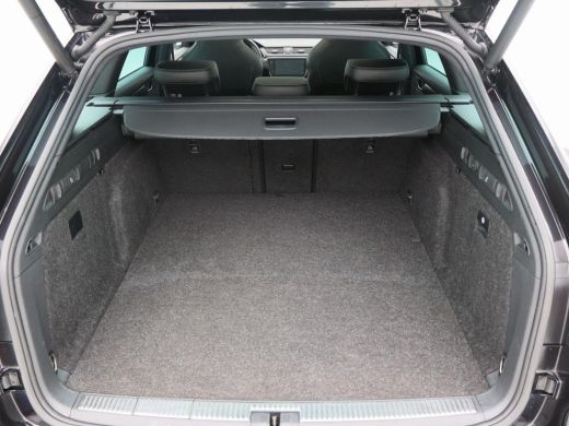 Skoda Superb Combi 1.4 TSI 218 Pk Automaat iV Sportline Business | Full LED | Panoramadak | Trekhaak | 19 Inch... ActivLease financial lease