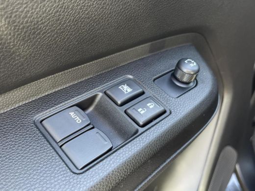 Suzuki Ignis 1.2 Smart Hybrid Select Stoelverwarming | Apple CarPlay & Android Auto | Verwarmbare buitenspiege... ActivLease financial lease