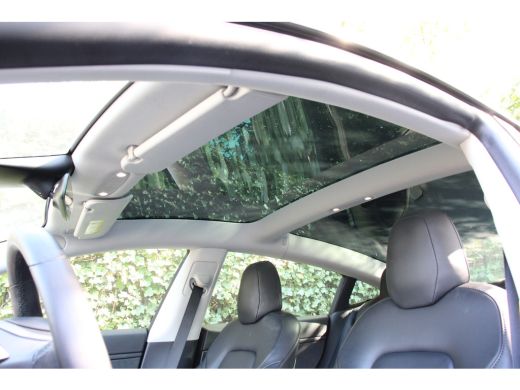 Tesla Model 3 RWD PLUS 60kWh | PAMORAMA DAK | STOELVERWARMING | AUTOPILOT | 18'' LMV | PRACHTIGE STAAT! ActivLease financial lease