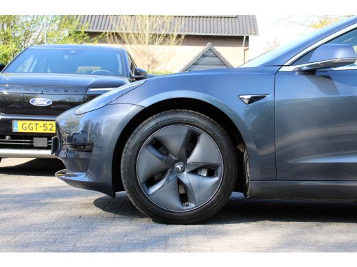 Tesla Model 3 RWD PLUS 60kWh | PAMORAMA DAK | STOELVERWARMING | AUTOPILOT | 18'' LMV | PRACHTIGE STAAT! ActivLease financial lease