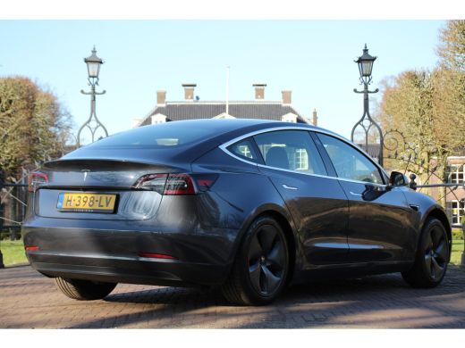 Tesla Model 3 RWD PLUS 60kWh | PAMORAMA DAK | STOELVERWARMING | AUTOPILOT | 18'' LMV | PRACHTIGE STAAT! ActivLease financial lease