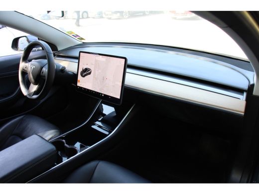 Tesla Model 3 RWD PLUS 60kWh | PAMORAMA DAK | STOELVERWARMING | AUTOPILOT | 18'' LMV | PRACHTIGE STAAT! ActivLease financial lease