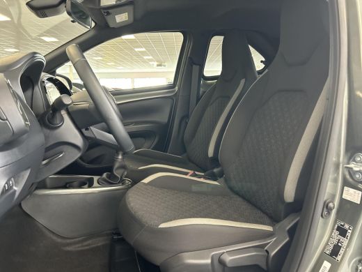 Toyota Aygo X 1.0 VVT-i MT Pulse (Caplay Navigatie - Adaptive Cruise) ActivLease financial lease