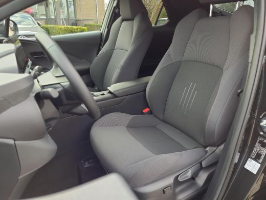 Toyota C-HR 1.8 Hybrid 140 First Edition | Stuur/Ruitverwarming | Elektr. klep | Apple CarPlay | Rijklaarprij... ActivLease financial lease