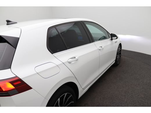 Volkswagen Golf 1.5 eTSI Style | Automaat | Full-Led | Panoramadak | Clima | Parkeersensoren | | Airconditioning ... ActivLease financial lease