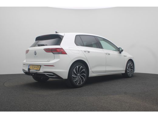 Volkswagen Golf 1.5 eTSI Style | Automaat | Full-Led | Panoramadak | Clima | Parkeersensoren | | Airconditioning ... ActivLease financial lease