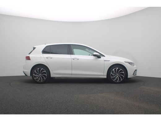 Volkswagen Golf 1.5 eTSI Style | Automaat | Full-Led | Panoramadak | Clima | Parkeersensoren | | Airconditioning ... ActivLease financial lease