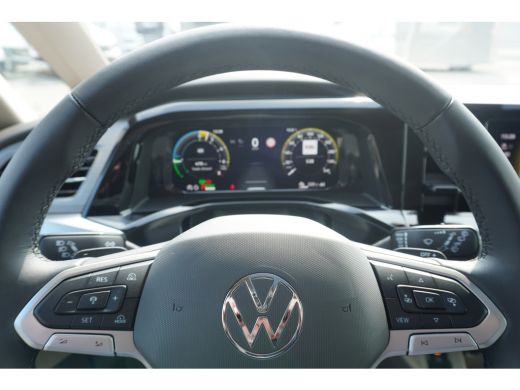 Volkswagen Multivan 1.5 eHybrid L2 Bulli Edition 4-Motion 1.5 eHybrid L2 Bulli Edition 4-Motion, IQ Light koplampen, ... ActivLease financial lease