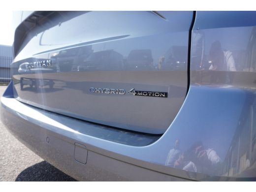 Volkswagen Multivan 1.5 eHybrid L2 Economy Business 4-Motion 1.5 eHybrid L2 Economy 4-Motion, Climatronic, 7-persoons... ActivLease financial lease