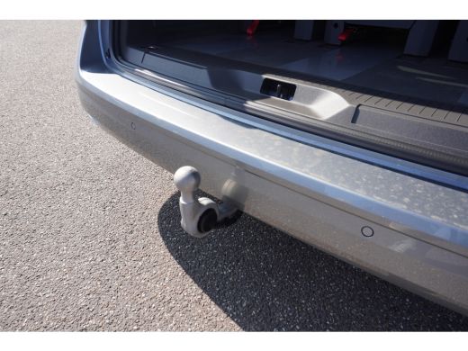 Volkswagen Multivan 1.5 eHybrid L2 Economy Business 4-Motion 1.5 eHybrid L2 Economy 4-Motion, Climatronic, 7-persoons... ActivLease financial lease