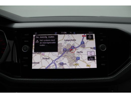Volkswagen T-Cross 1.0 TSI Style | Achteruitrij assistent | Bots herkenning en activatie | Dakrails ActivLease financial lease