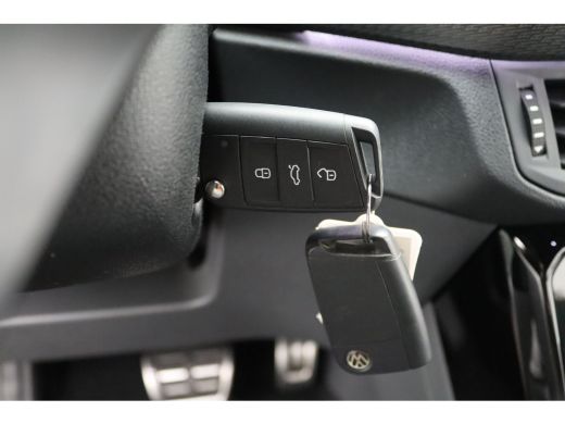 Volkswagen T-Cross 1.0 TSI Style | Achteruitrij assistent | Bots herkenning en activatie | Dakrails ActivLease financial lease