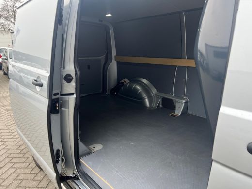 Volkswagen Transporter 2.0 TDI 110 pk L2H1 Comfortline | Trekhaak | Navigatie | Cruise control | ActivLease financial lease