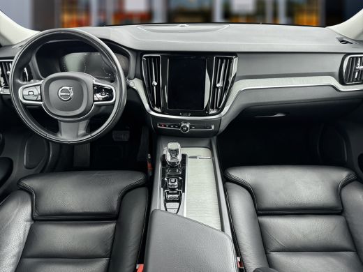Volvo  V60 B3 Inscription | 18" | Leder | Adaptieve cruise | BLIS | Harman Kardon | Stoel/stuurverwarming | ... ActivLease financial lease