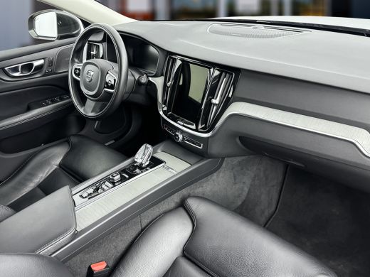 Volvo  V60 B3 Inscription | 18" | Leder | Adaptieve cruise | BLIS | Harman Kardon | Stoel/stuurverwarming | ... ActivLease financial lease