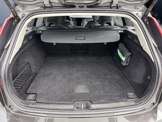 Volvo  V60 B3 Inscription | 18" | Leder | Adaptieve cruise | BLIS | Harman Kardon | Stoel/stuurverwarming | ... ActivLease financial lease
