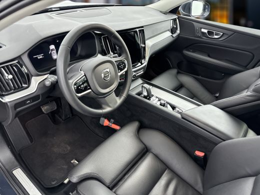 Volvo  V60 B4 Plus Bright | Panoramadak | Getint glas | Trekhaak | Full LED | Elektr. verst. stoelen | Keyle... ActivLease financial lease