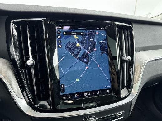 Volvo  V60 B4 Plus Bright | Panoramadak | Getint glas | Trekhaak | Full LED | Elektr. verst. stoelen | Keyle... ActivLease financial lease