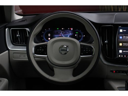 Volvo  XC60 Volvo 2.0 Recharge T6 AWD Plus Bright | Trekhaak | Schuifdak | Memory Seats | Stuur- en stoelverw... ActivLease financial lease