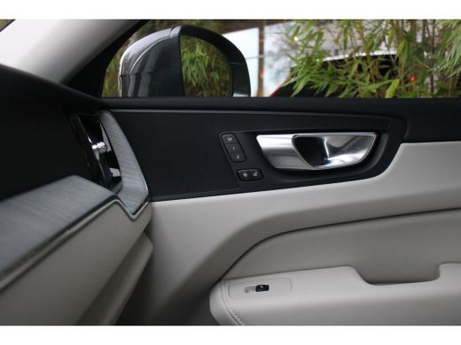 Volvo  XC60 Volvo 2.0 Recharge T6 AWD Plus Bright | Trekhaak | Schuifdak | Memory Seats | Stuur- en stoelverw... ActivLease financial lease