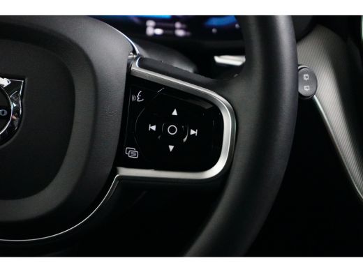 Volvo  XC60 2.0 T6 Plug-in hybrid AWD Plus Dark | Trekhaak | Camera | Schuifdak | Adaptive Cruise | BLIS ActivLease financial lease