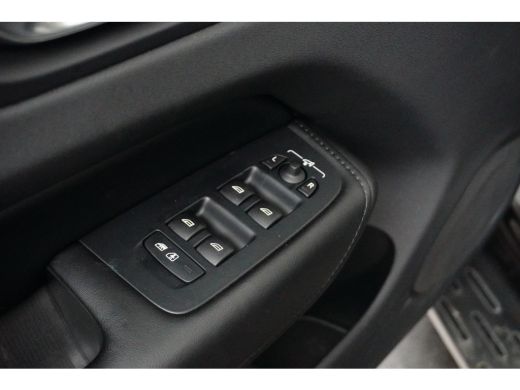 Volvo  XC60 2.0 T6 Plug-in hybrid AWD Plus Dark | Trekhaak | Camera | Schuifdak | Adaptive Cruise | BLIS ActivLease financial lease