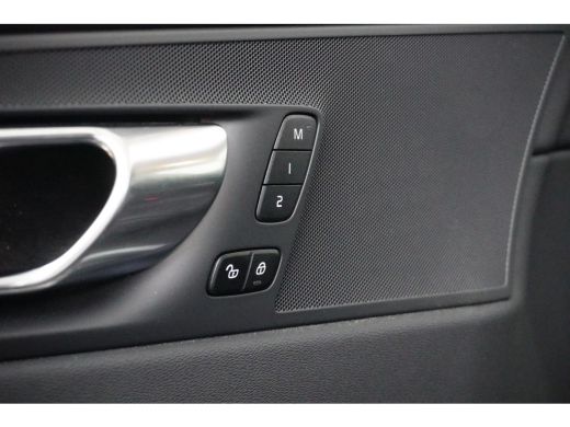 Volvo  XC60 2.0 T6 Plug-in hybrid AWD Plus Dark | Trekhaak | Camera | Schuifdak | Adaptive Cruise | BLIS ActivLease financial lease