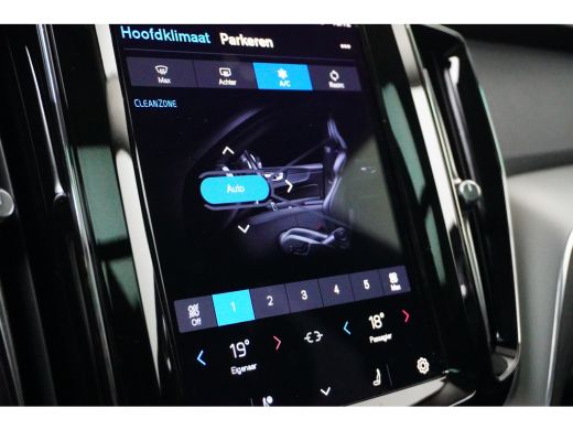 Volvo  XC60 2.0 T6 Plug-in hybrid AWD Plus Dark | Trekhaak | Camera | Schuifdak | Adaptive Cruise | BLIS ActivLease financial lease