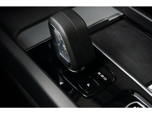 Volvo  XC60 2.0 T6 Plug-in hybrid AWD Plus Dark | Trekhaak | Camera | Schuifdak | Adaptive Cruise | BLIS ActivLease financial lease