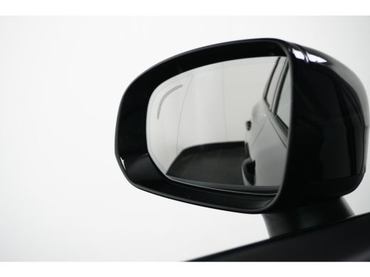 Volvo  XC60 2.0 T6 Plug-in hybrid AWD Plus Dark | Trekhaak | Camera | Schuifdak | Adaptive Cruise | BLIS ActivLease financial lease