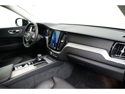 Volvo  XC60 2.0 T6 Plug-in hybrid AWD Plus Dark | Trekhaak | Camera | Schuifdak | Adaptive Cruise | BLIS ActivLease financial lease