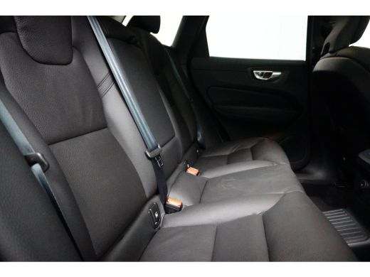 Volvo  XC60 2.0 T6 Plug-in hybrid AWD Plus Dark | Trekhaak | Camera | Schuifdak | Adaptive Cruise | BLIS ActivLease financial lease