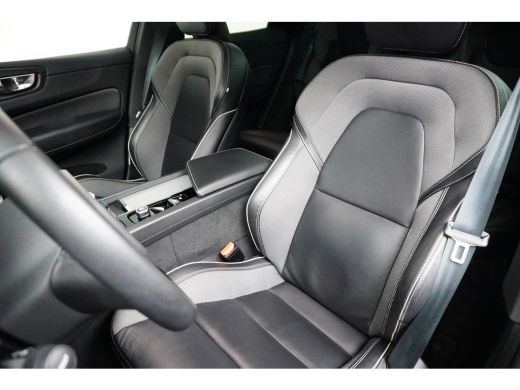Volvo  XC60 2.0 T8 Plug-in hybrid AWD R-Design | Trekhaak | Camera | Schuifdak | Adaptive Cruise | BLIS ActivLease financial lease
