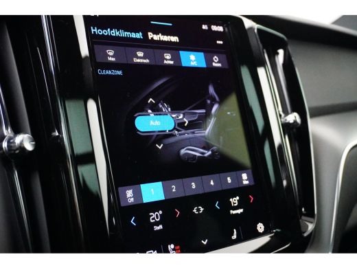 Volvo  XC60 2.0 T8 Plug-in hybrid AWD R-Design | Trekhaak | Camera | Schuifdak | Adaptive Cruise | BLIS ActivLease financial lease