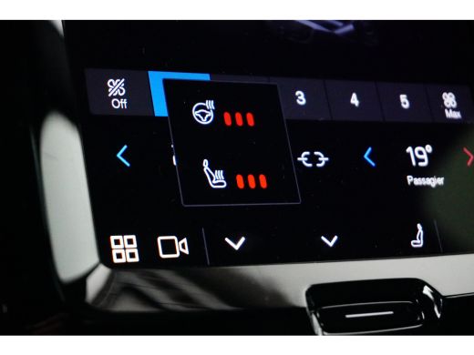 Volvo  XC60 2.0 T8 Plug-in hybrid AWD R-Design | Trekhaak | Camera | Schuifdak | Adaptive Cruise | BLIS ActivLease financial lease