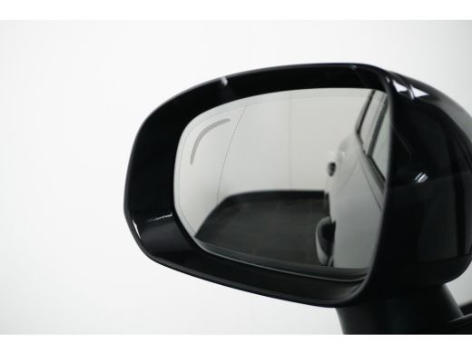 Volvo  XC60 2.0 T8 Plug-in hybrid AWD R-Design | Trekhaak | Camera | Schuifdak | Adaptive Cruise | BLIS ActivLease financial lease